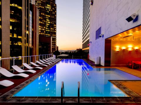 how to use bridge loans to fund luxury hotel construction