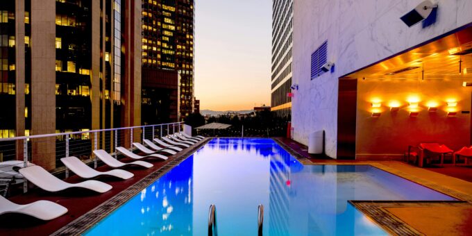 how to use bridge loans to fund luxury hotel construction