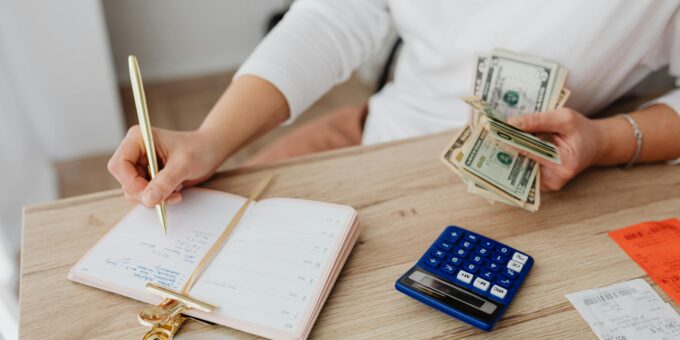 balance spending and saving in retirement